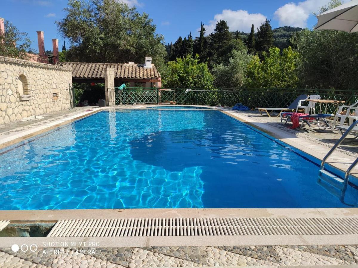 Pool Villa Grigoris Aspiotades Exterior foto