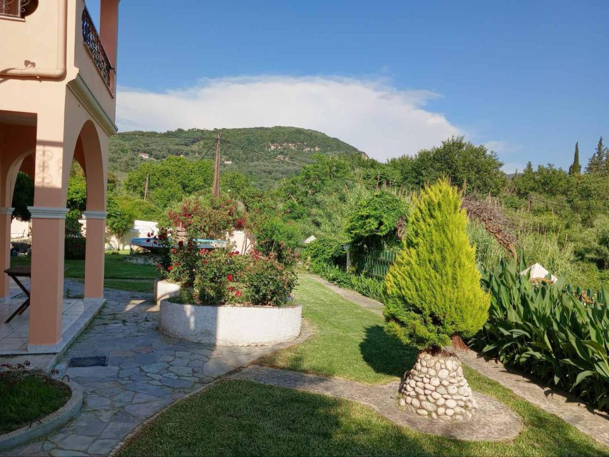 Pool Villa Grigoris Aspiotades Exterior foto