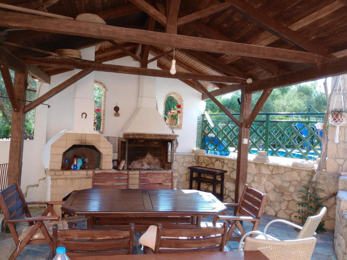 Pool Villa Grigoris Aspiotades Exterior foto
