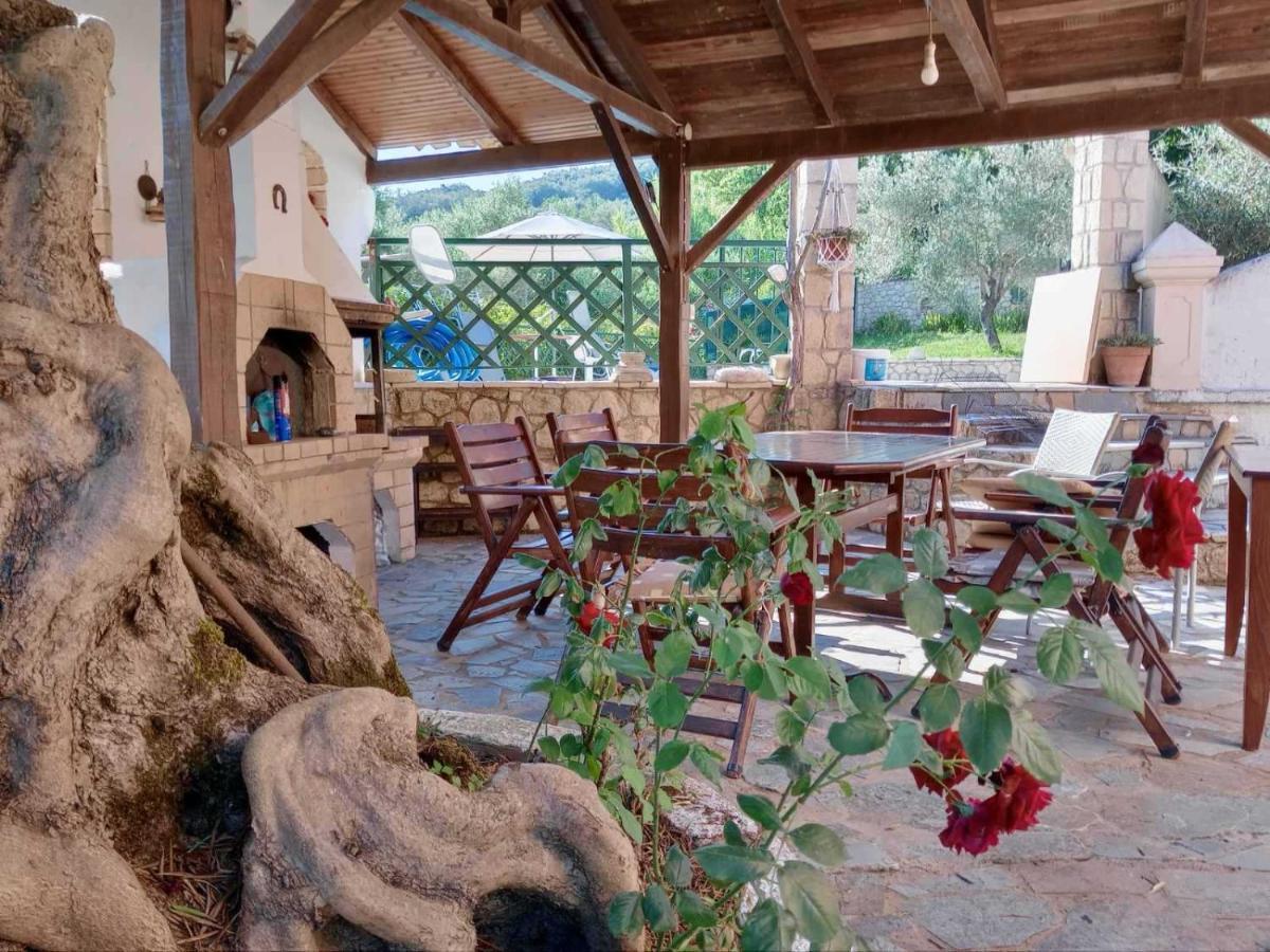 Pool Villa Grigoris Aspiotades Exterior foto